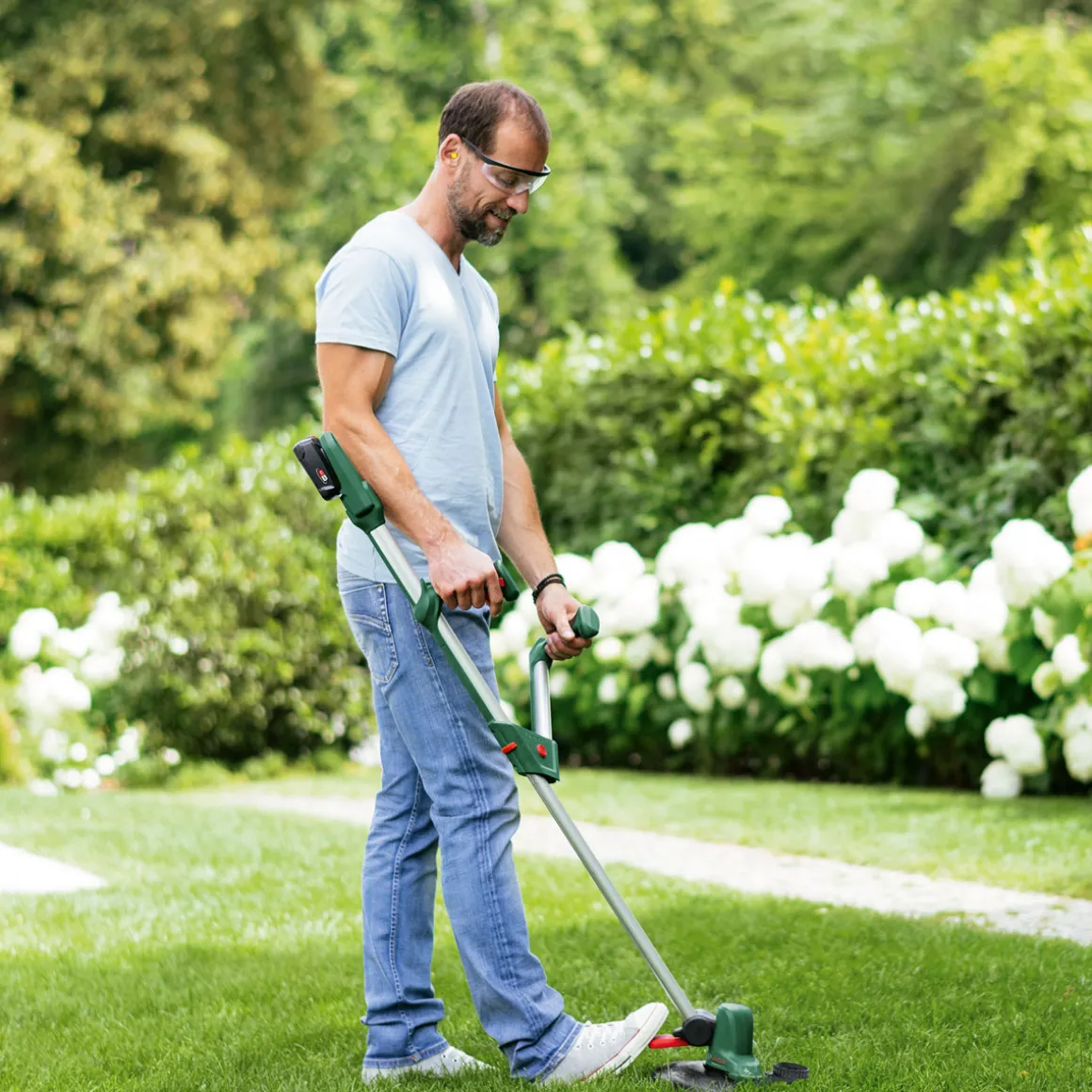 BoschAkku-Rasentrimmer UniversalGrassCut 18V