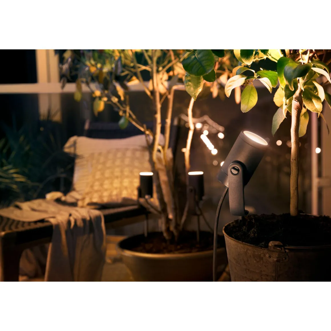 Philips Hue LED-Außenleuchte Lily 19,4 x 8,4 x 7 cm schwarz