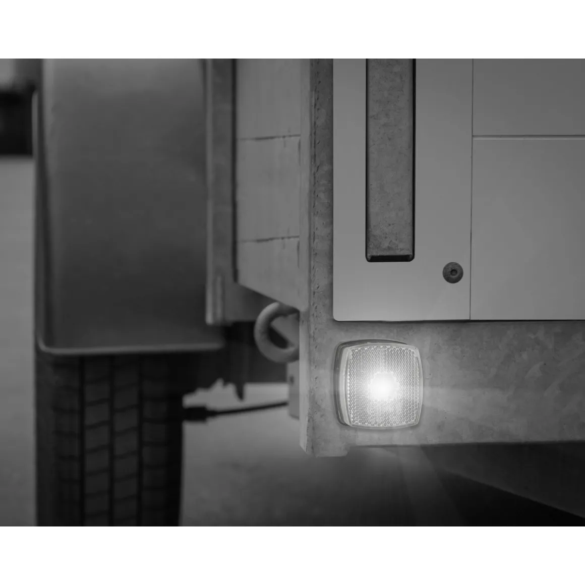 Positionsleuchte weiss 66x62 mm