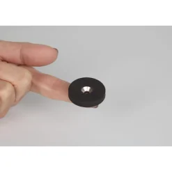 Suki Magnet Neodym mit Senkbohrung Ø 32 x 6 mm, gummiert, schwarz
