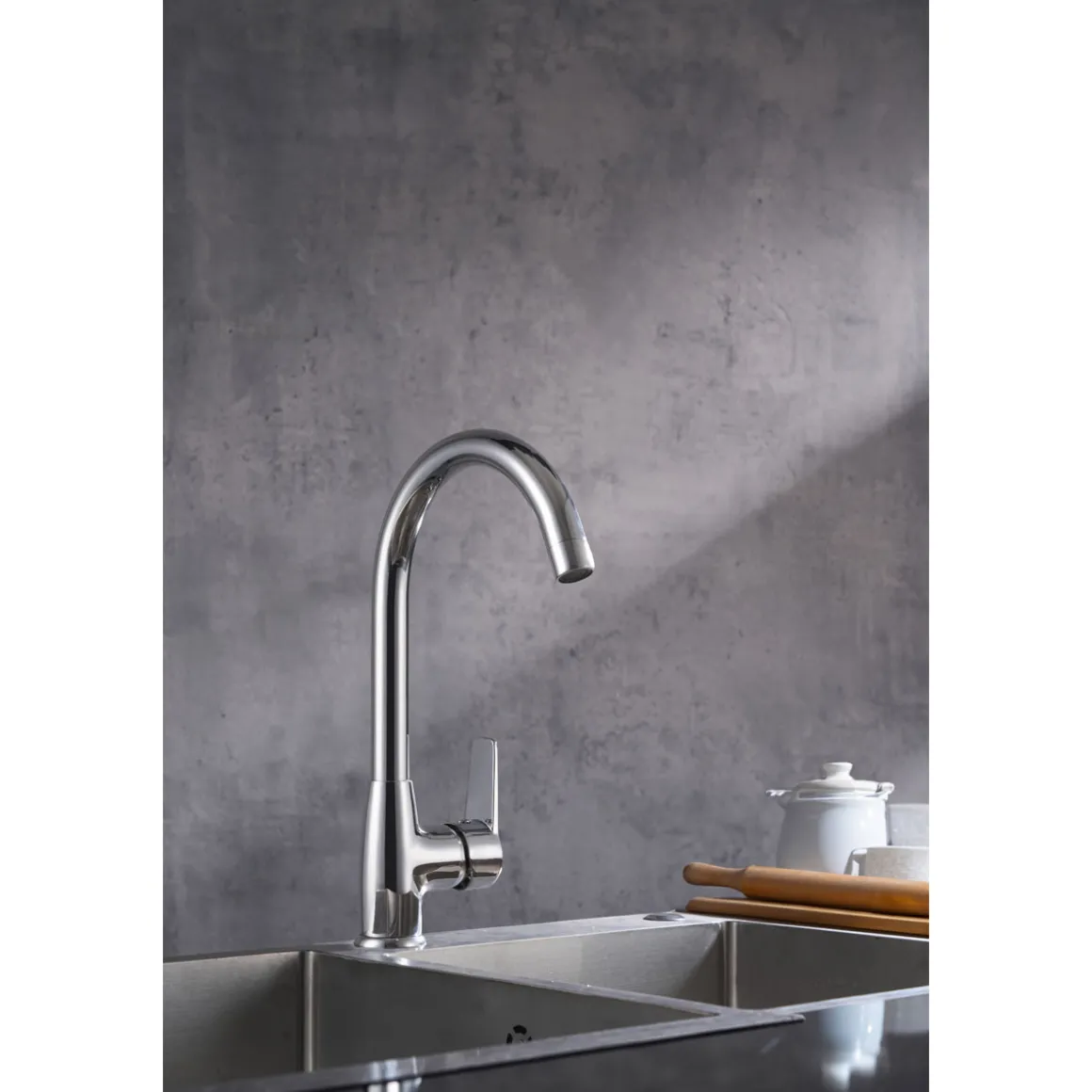 Valblue Spültischarmatur Lima 2.0 chrom schwenkbarer Auslauf Wassersparkartusche